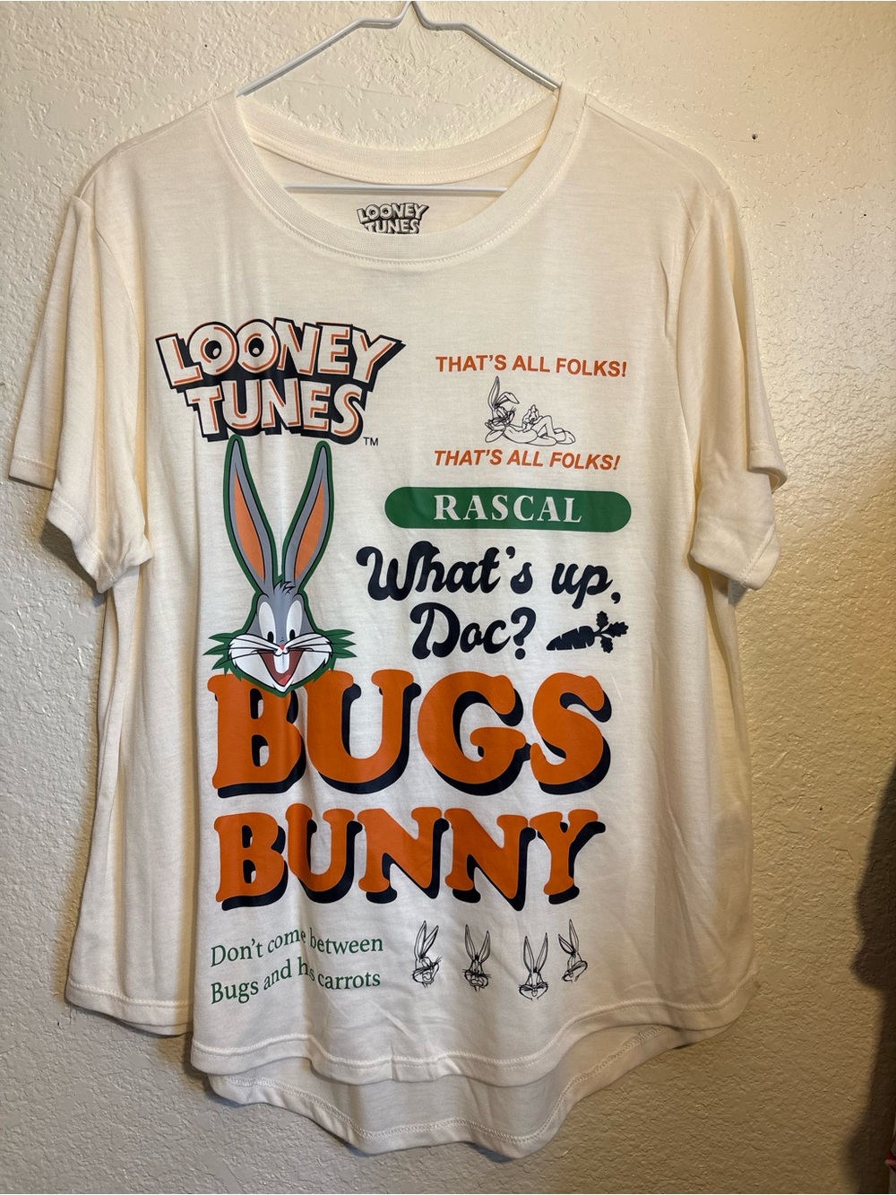 Warner Bros. Looney Tunes Bugs Bunny Graphic Tee in Cream, Orange, Green